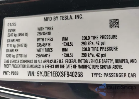 2025 Tesla Model 3 Long Range All-Wheel Drive z USA, uszkodzony, nr VIN 5YJ3E1EBXSF940258